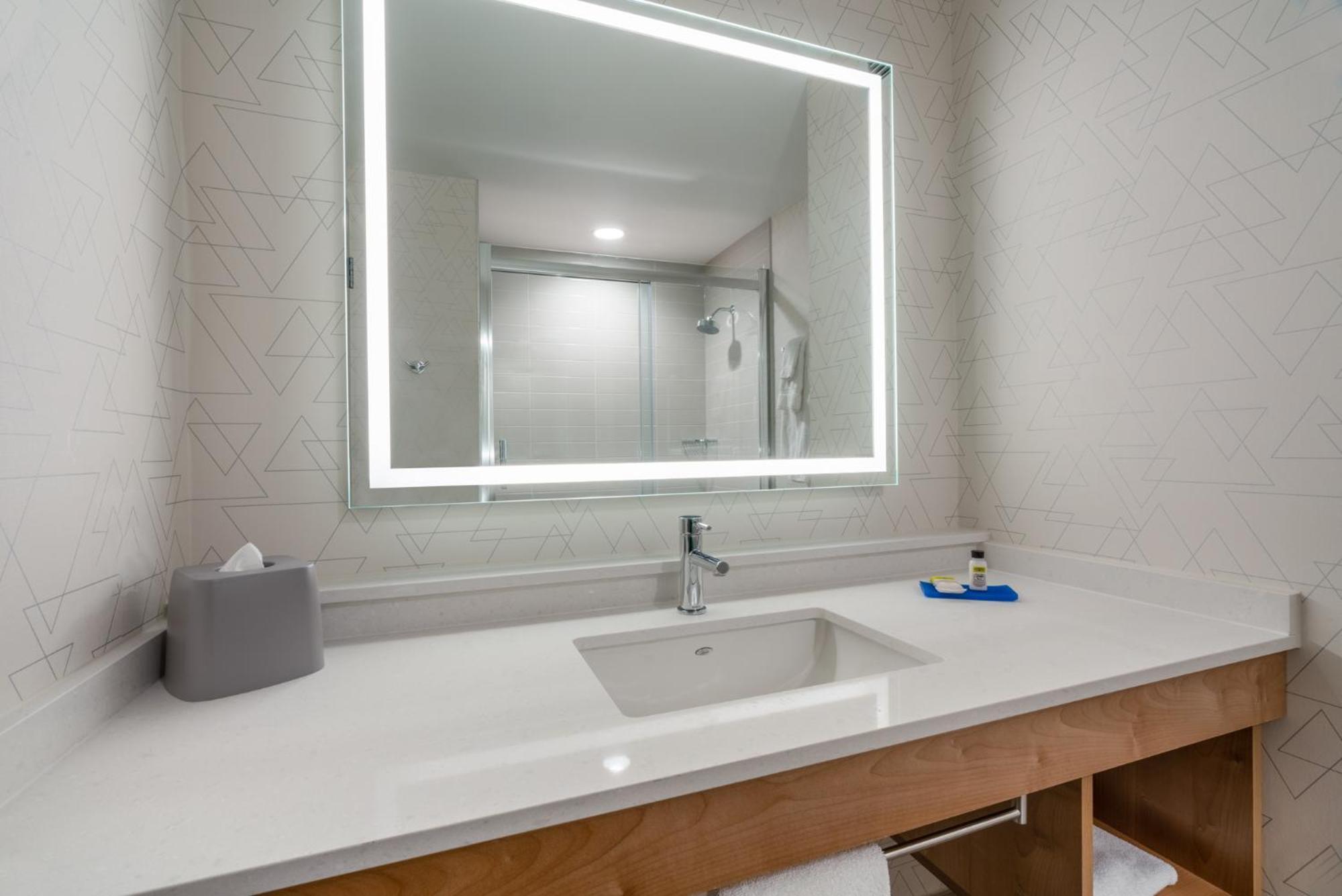 Holiday Inn Express & Suites Vaughan-Southwest By Ihg Екстер'єр фото